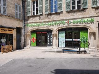 Pharmacie Pharmacie Lafayette Roux 0