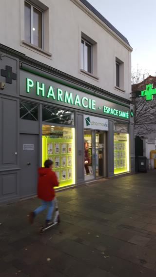 Pharmacie Pharmacie de gare Chatou. 0
