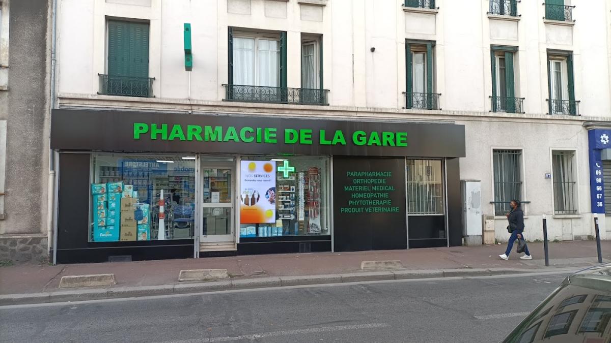 PHARMACIE DE LA GARE DE LA COURNEUVE-AUBERVILLIERS - Pharmacie à La Courneuve