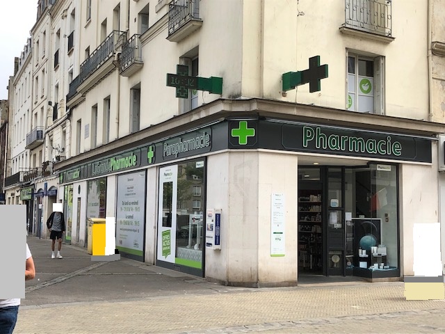 LA GRANDE PHARMACIE