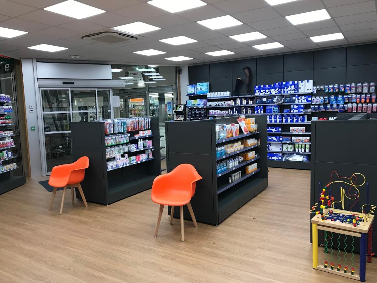 Pharmacie Avril (c.cial La Guillebotte)
