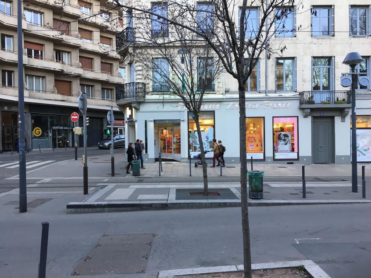 Pharmacie Anatole France