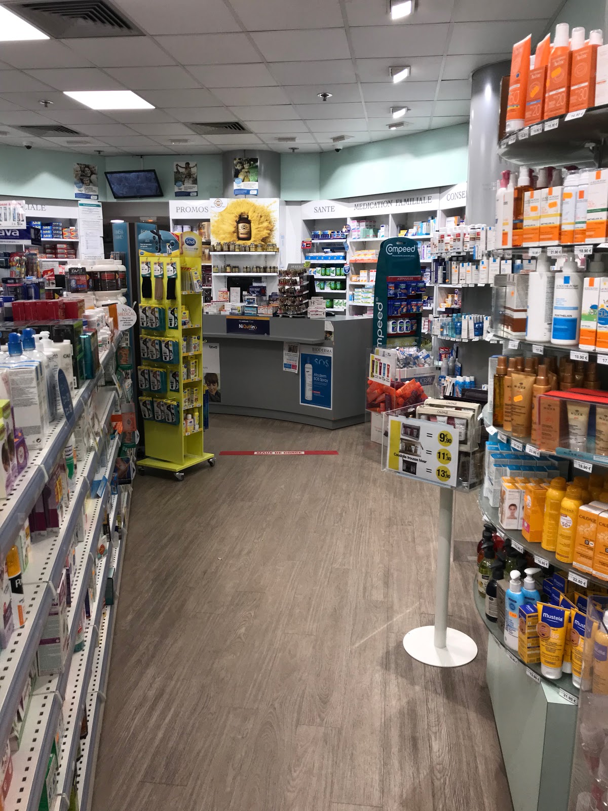 Grande Pharmacie de Charenton.