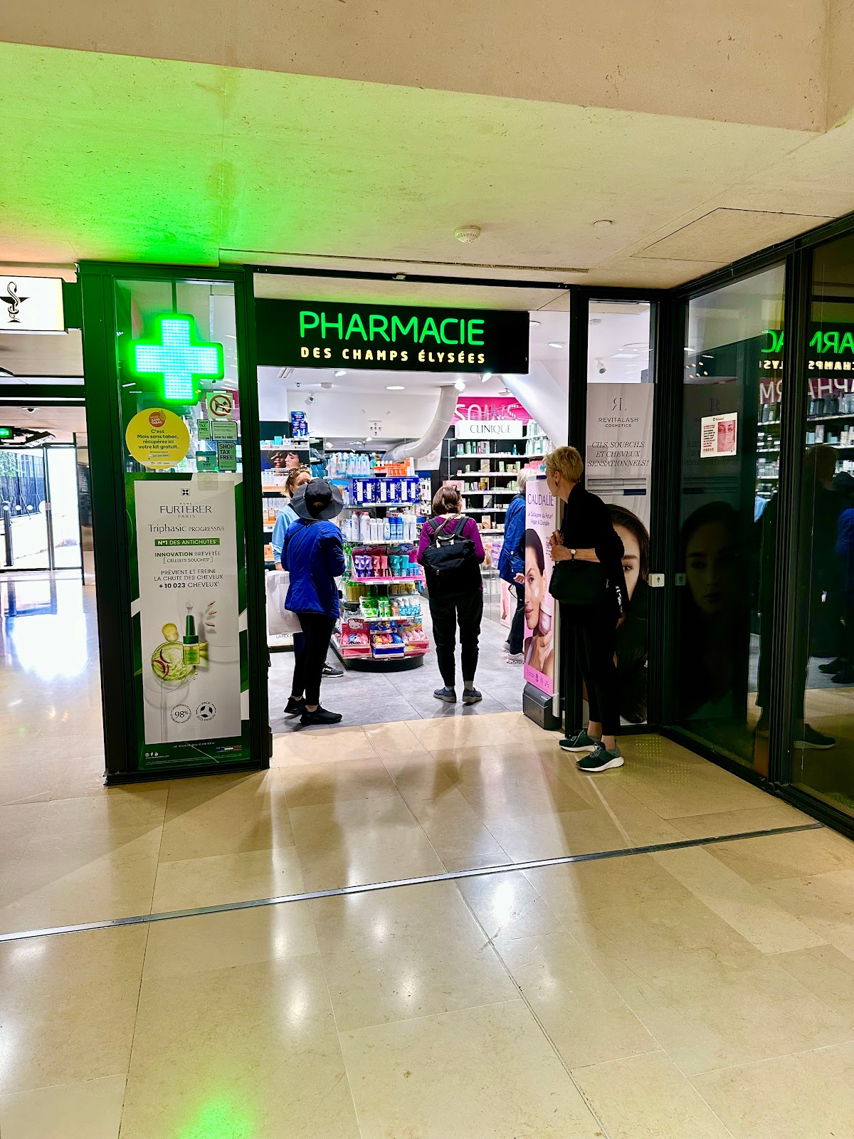 Pharmacie des Champs-Elysées