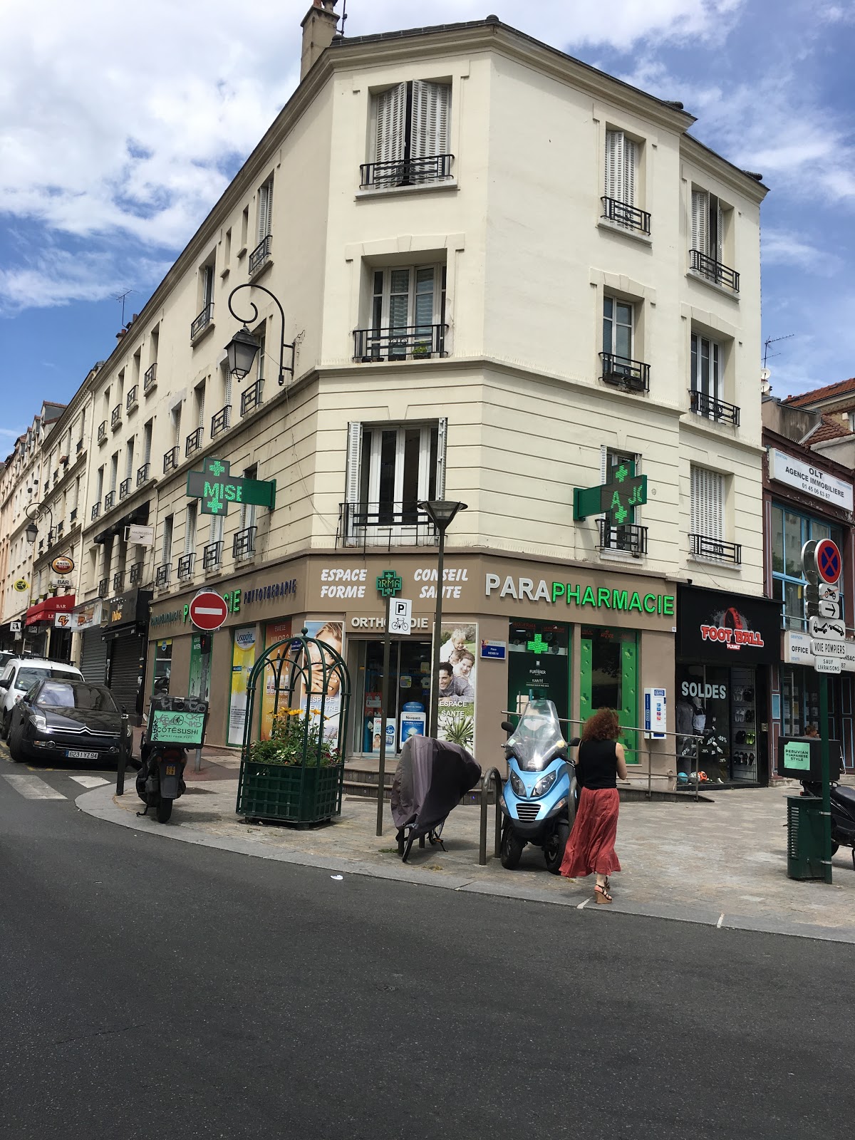 PHARMACIE DU MANÈGE l Suresnes 92