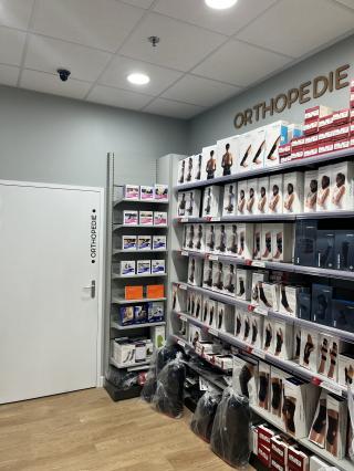 Pharmacie Pharmacie du Centre Commercial d'Anet 2