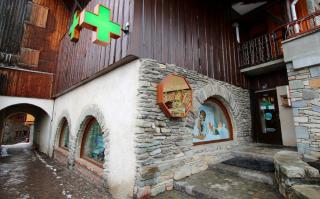 Pharmacie Montchavin 0