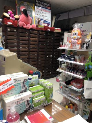 Pharmacie Pharmacie CC Fontaine St Cyr 0