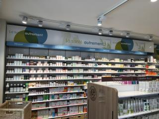 Pharmacie Pharmacie Saint Pierre Anton&Willem - Herboristerie 0