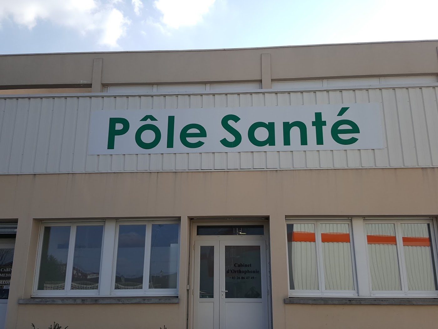 Pole Santé - Kinésithérapeute - Véterinaire - Pharmacie