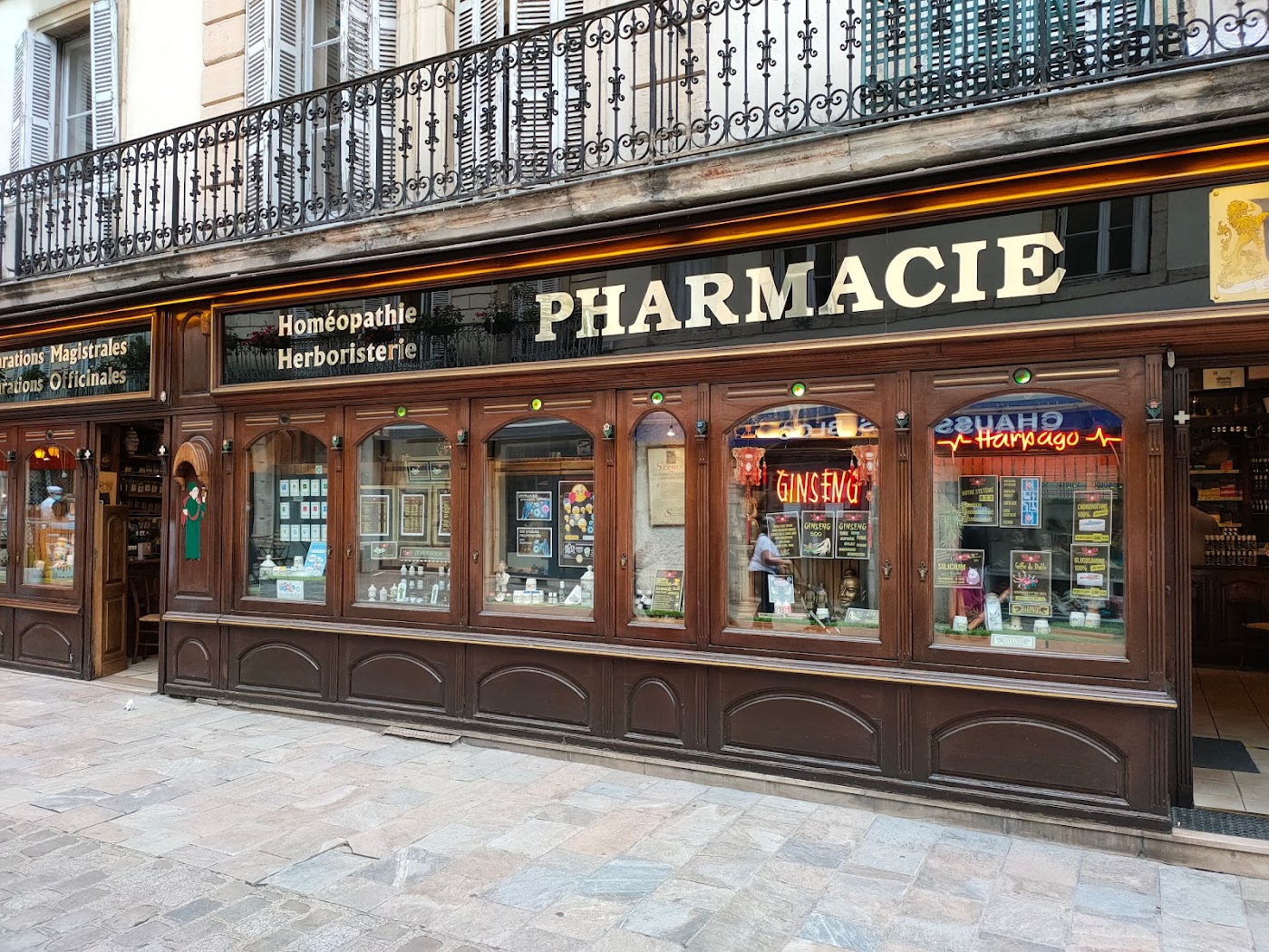 Pharmacie La Croix Blanche Dijon France