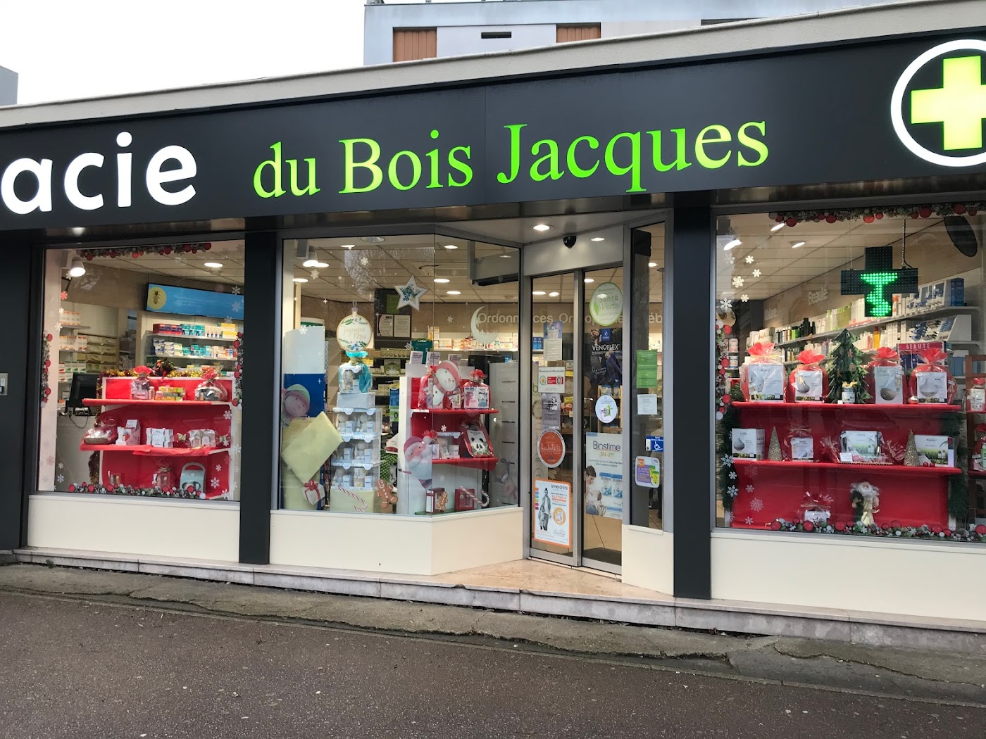 Pharmacie du Bois Jacques.