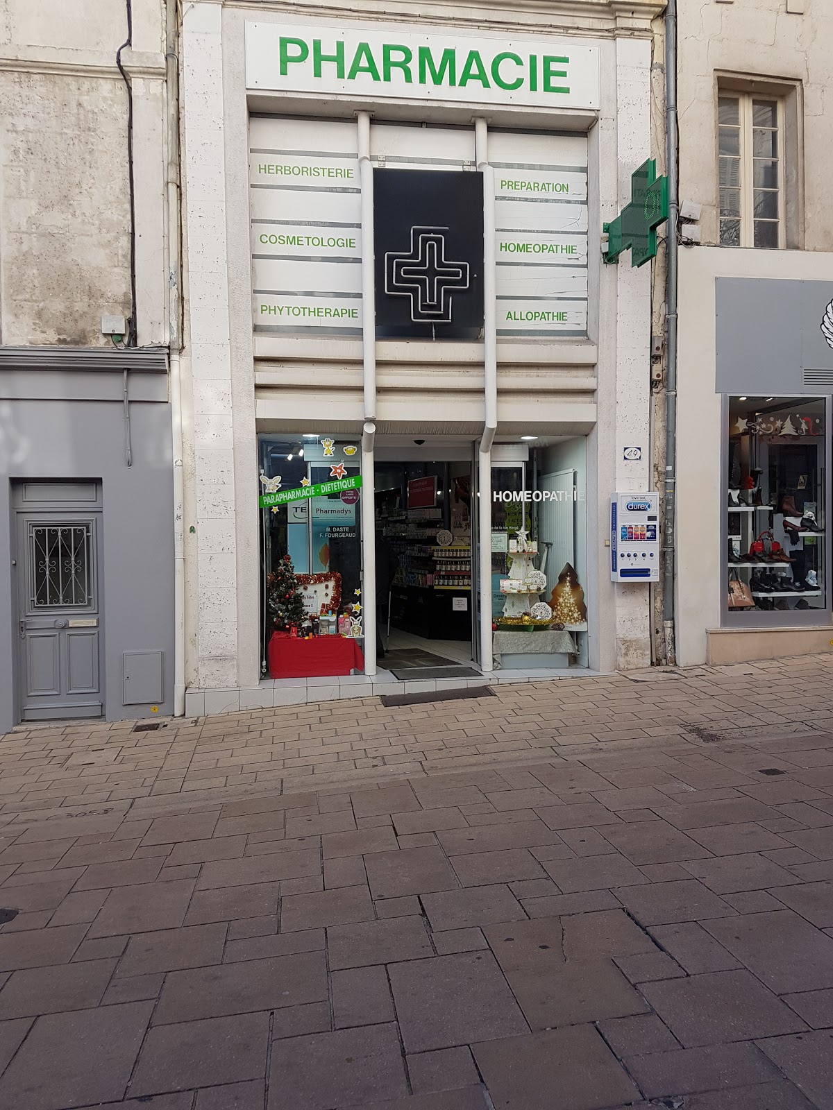 Pharmacie de la Rue d'Hergé - Pharmacie Daste - Pharmacie à Angoulème - Rue Piètonne