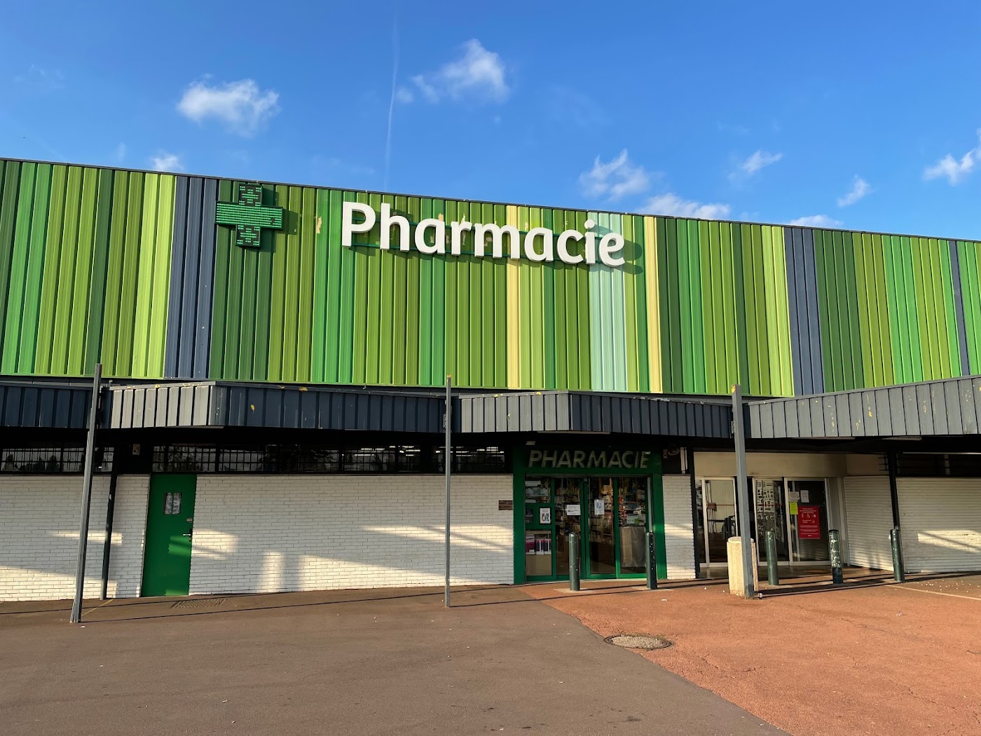 Pharmacie wellpharma | Pharmacie des Deux Fontaines (Centre commercial Auchan)