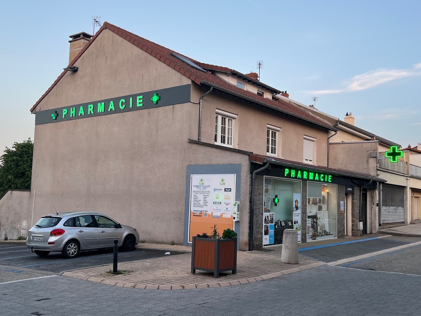 Pharmacie du Village SARL