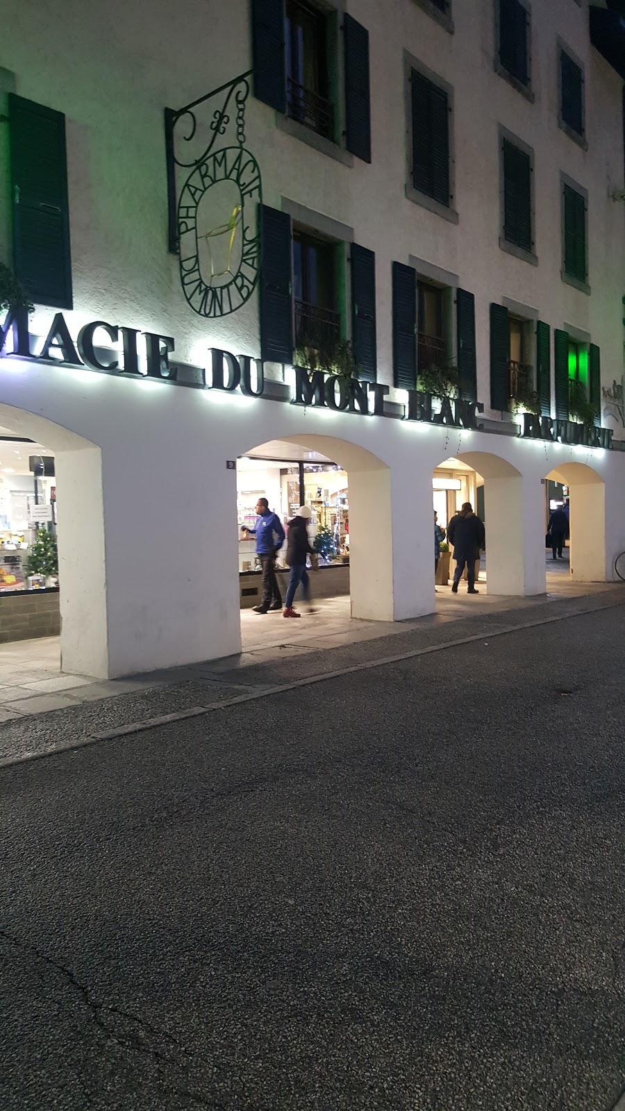 Aprium Pharmacie du Mont Blanc